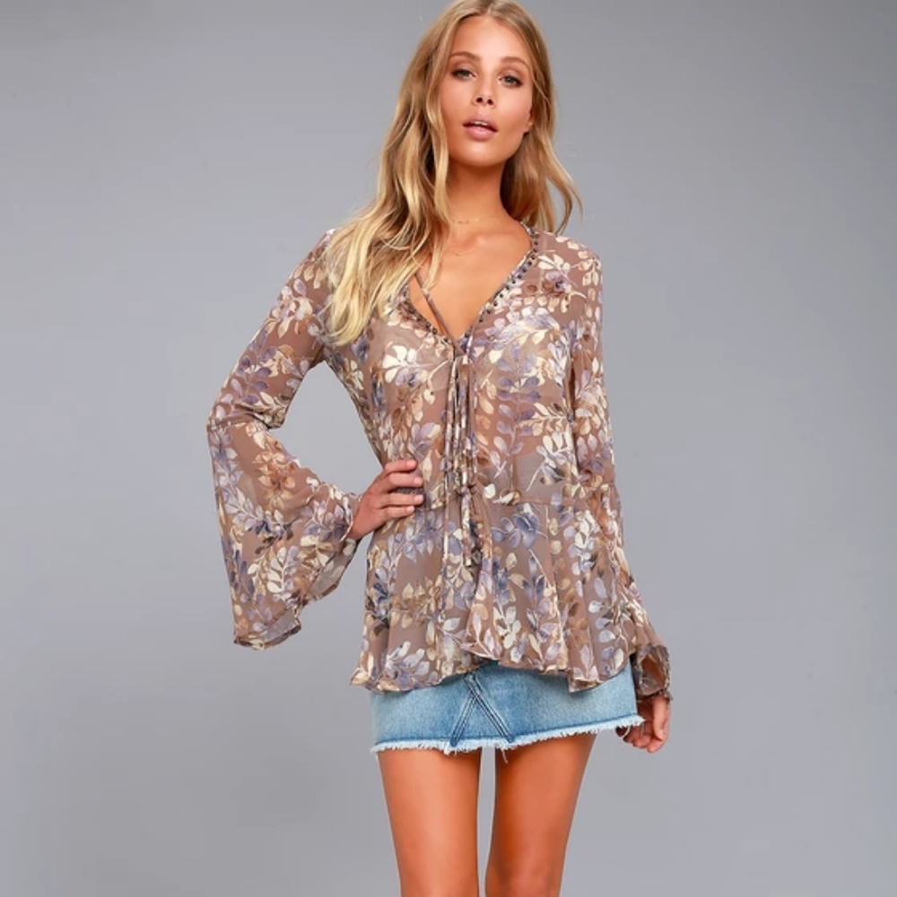 Illa Illa•Boho•Sprawling Scenery•Taupe Top